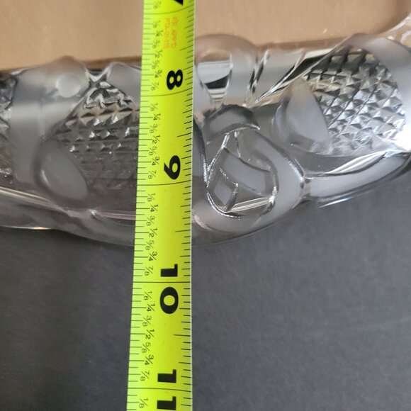 Crystal Clear Signatures Oval Glass Frame With Etched Ribbon Design - Picture 5 of 9